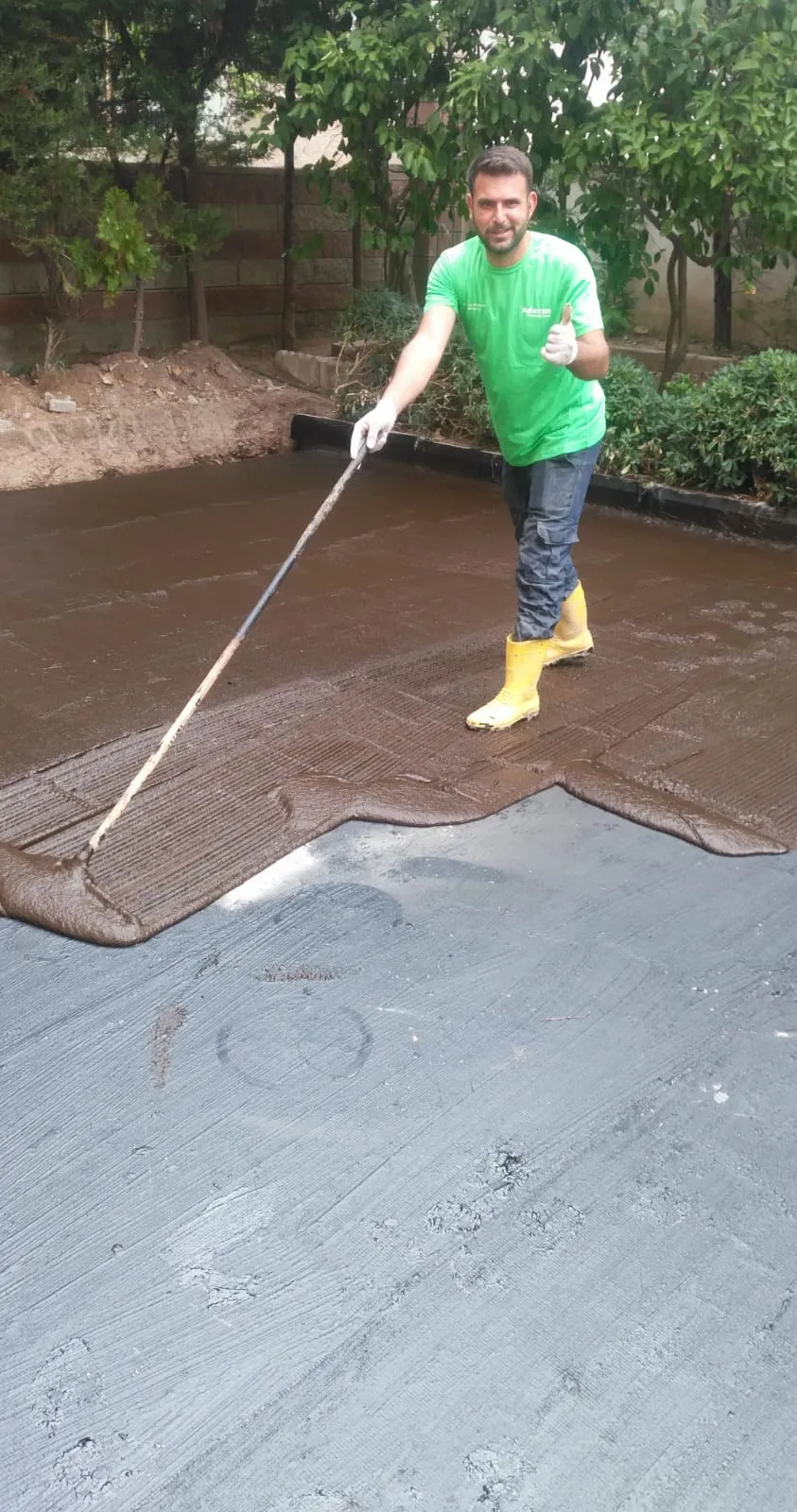 Teras su yalıtımı uygulama ekibi — membran kaplama