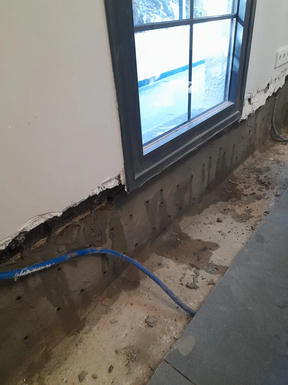 Yükselen nem su yalıtımı uygulama — kimyasal enjeksiyon bariyeri