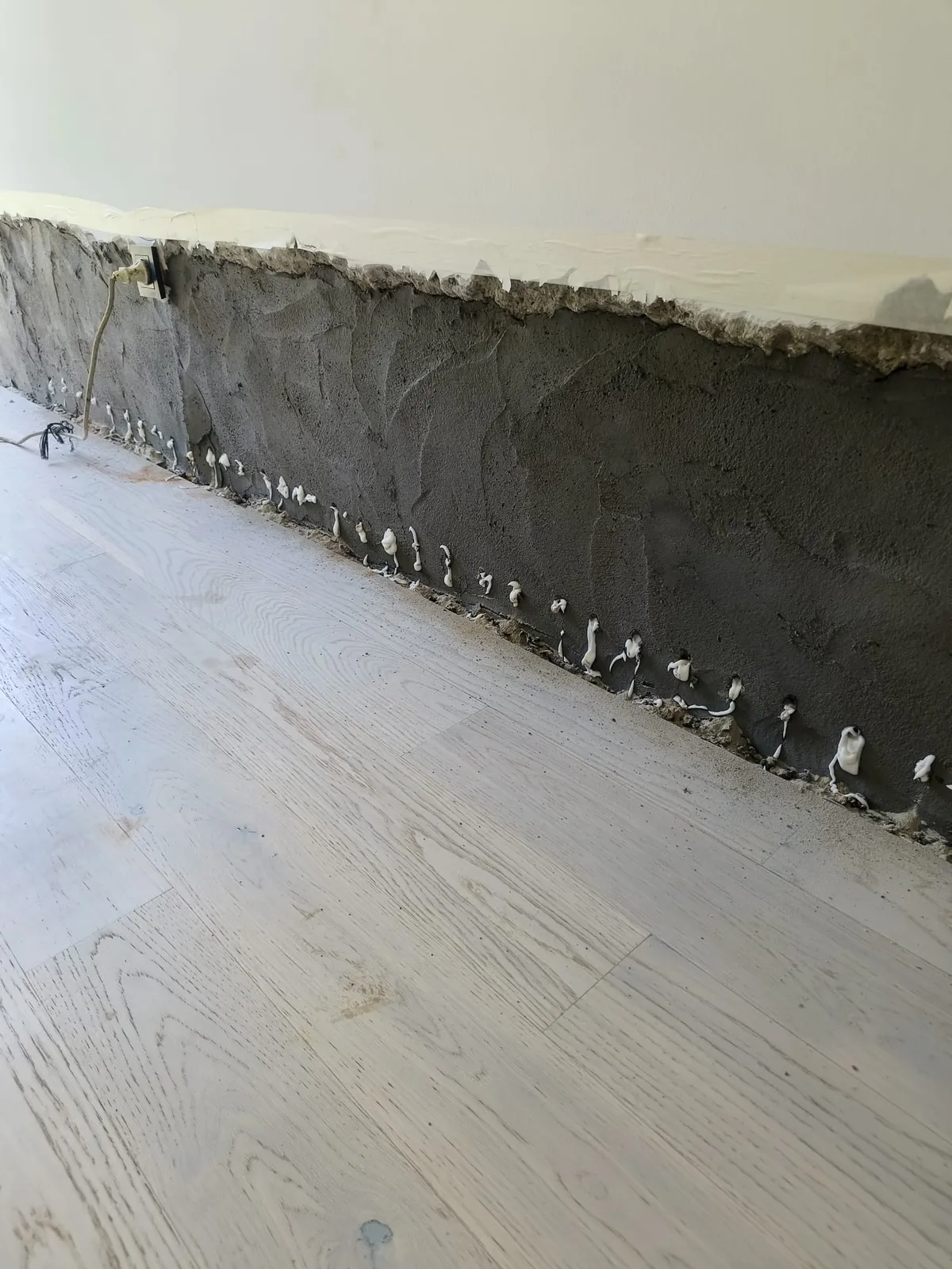 Yükselen nem yüzey onarım sıvası uygulaması